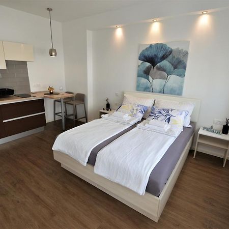 Envi Apartments Murter Exteriör bild